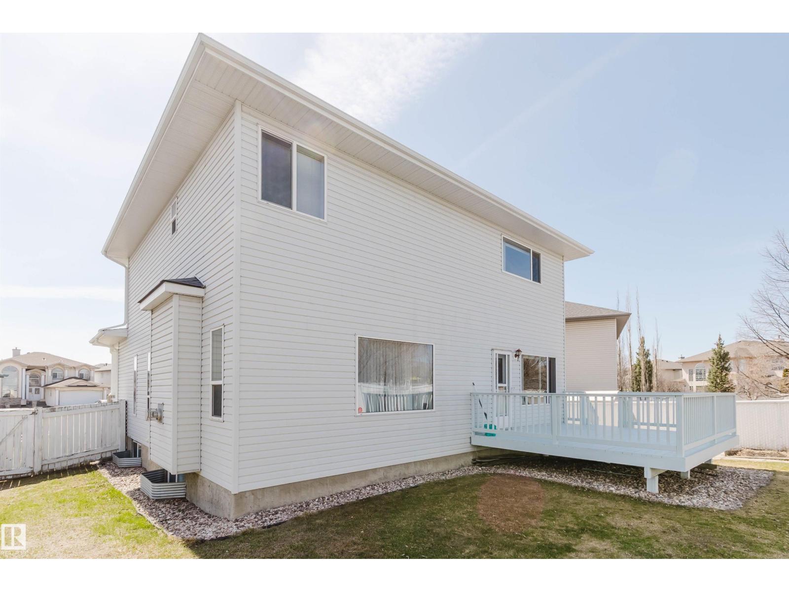 8608 160A AV NW, Edmonton