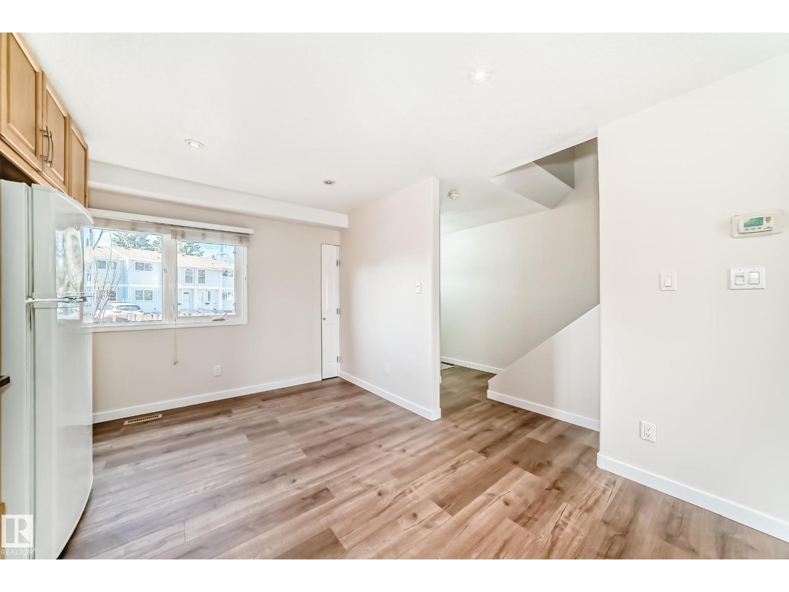 3139 109 ST NW - 14