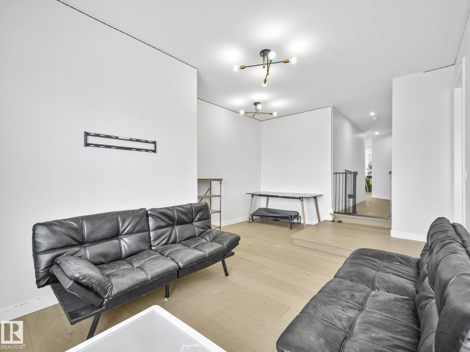 18204 90 ST NW, Edmonton