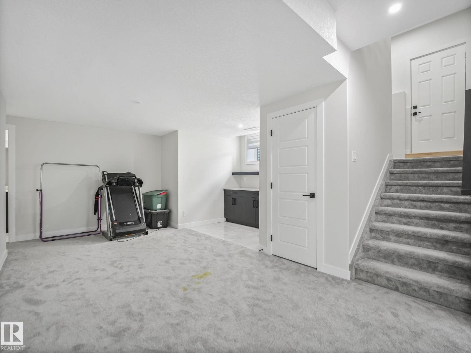 18204 90 ST NW, Edmonton