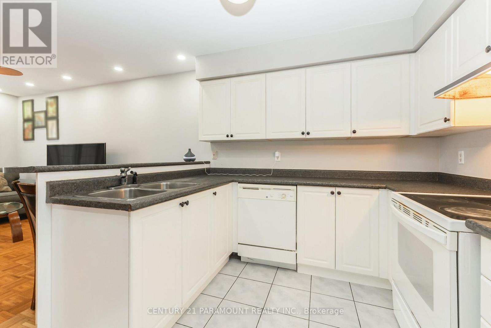#10 200 MCLEVIN AVENUE - 10
