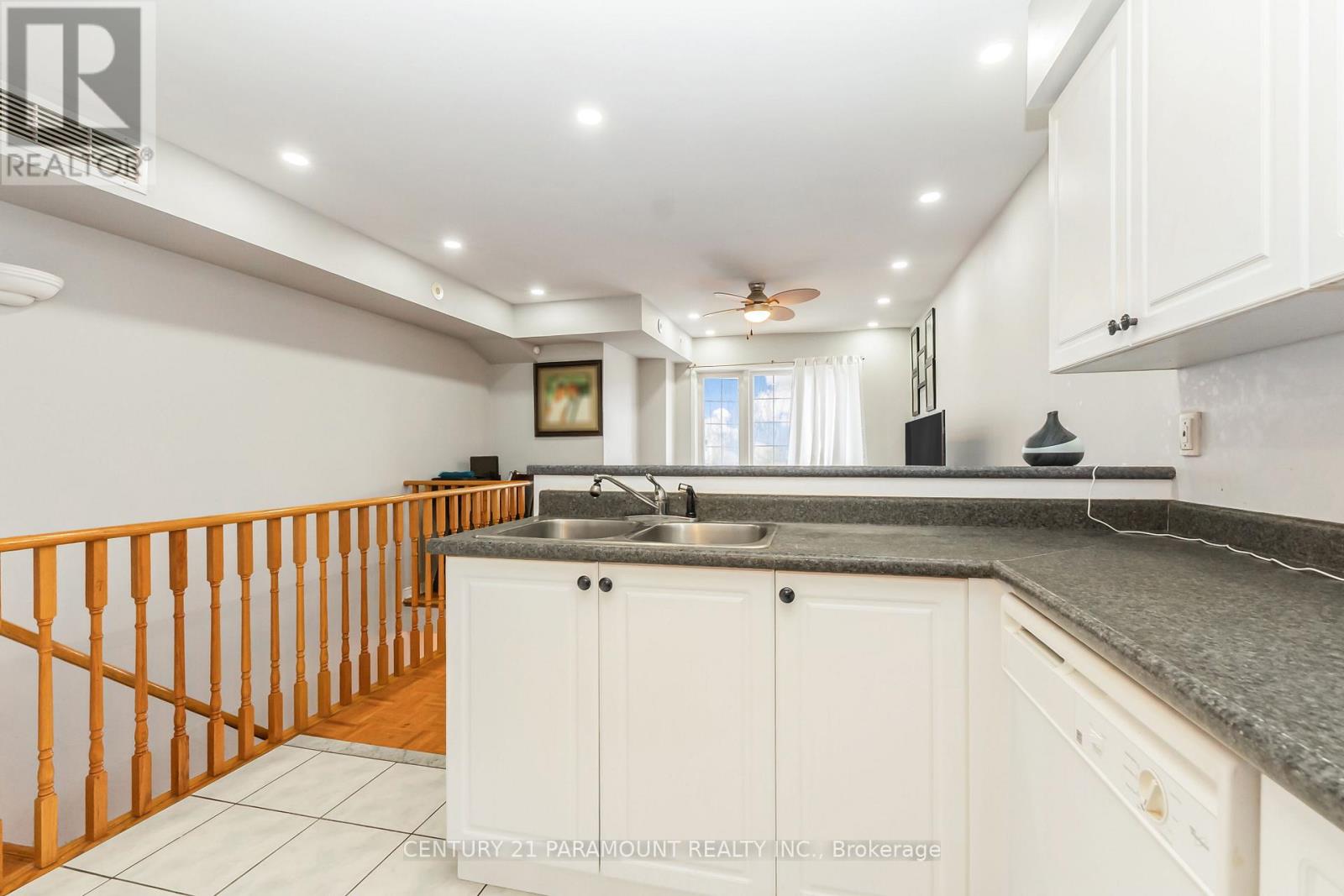 #10 200 MCLEVIN AVENUE - 14