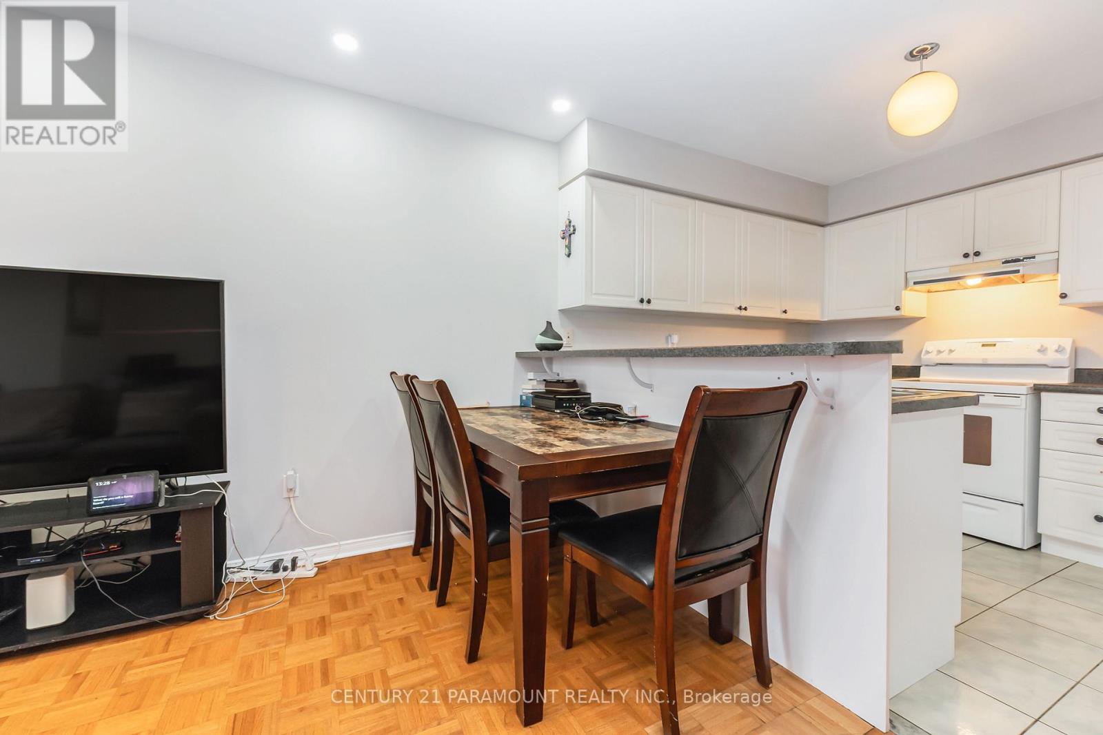 #10 200 MCLEVIN AVENUE - 15
