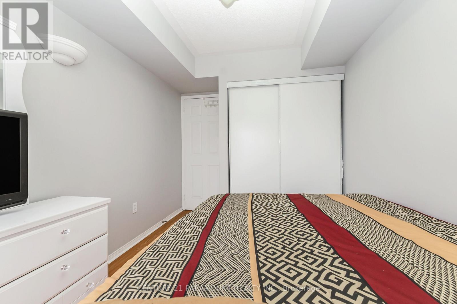 #10 200 MCLEVIN AVENUE - 20