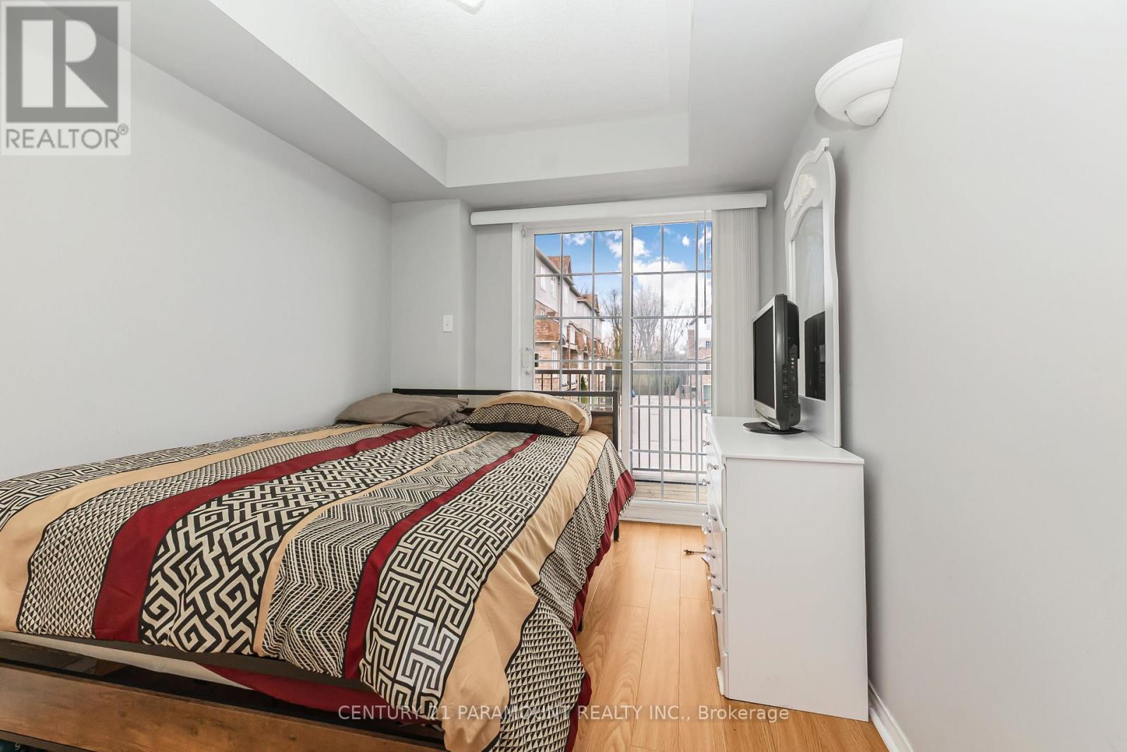 #10 200 MCLEVIN AVENUE - 21