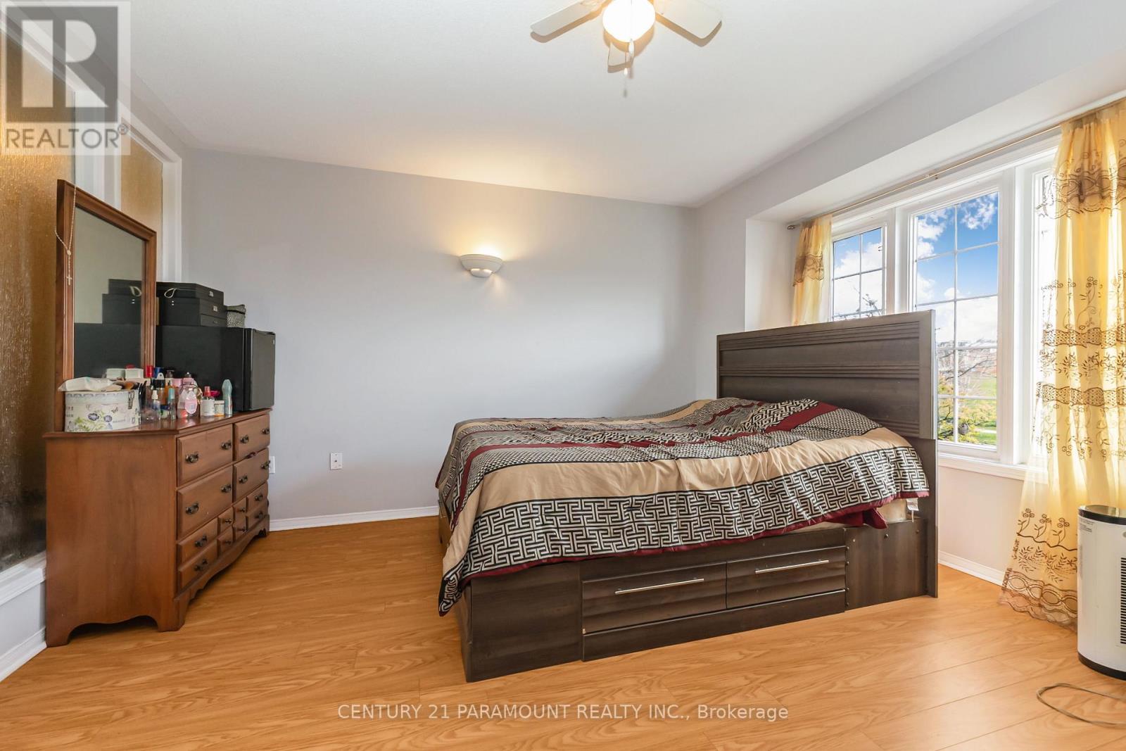 #10 200 MCLEVIN AVENUE - 24
