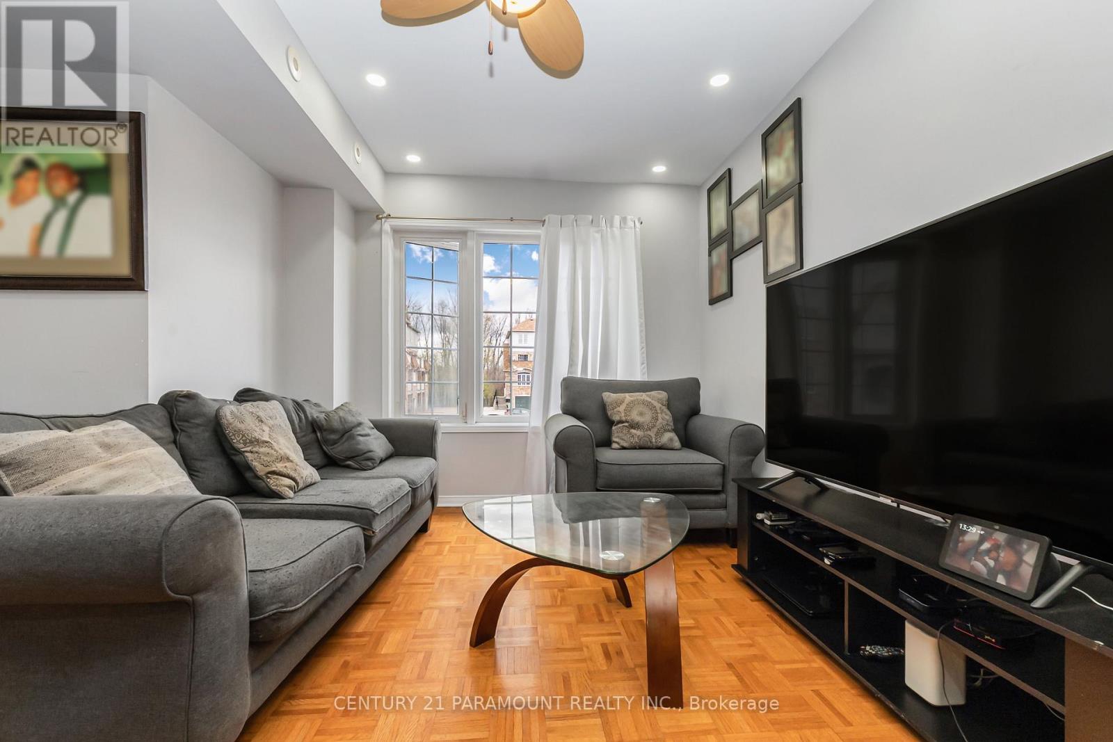 #10 200 MCLEVIN AVENUE - 7