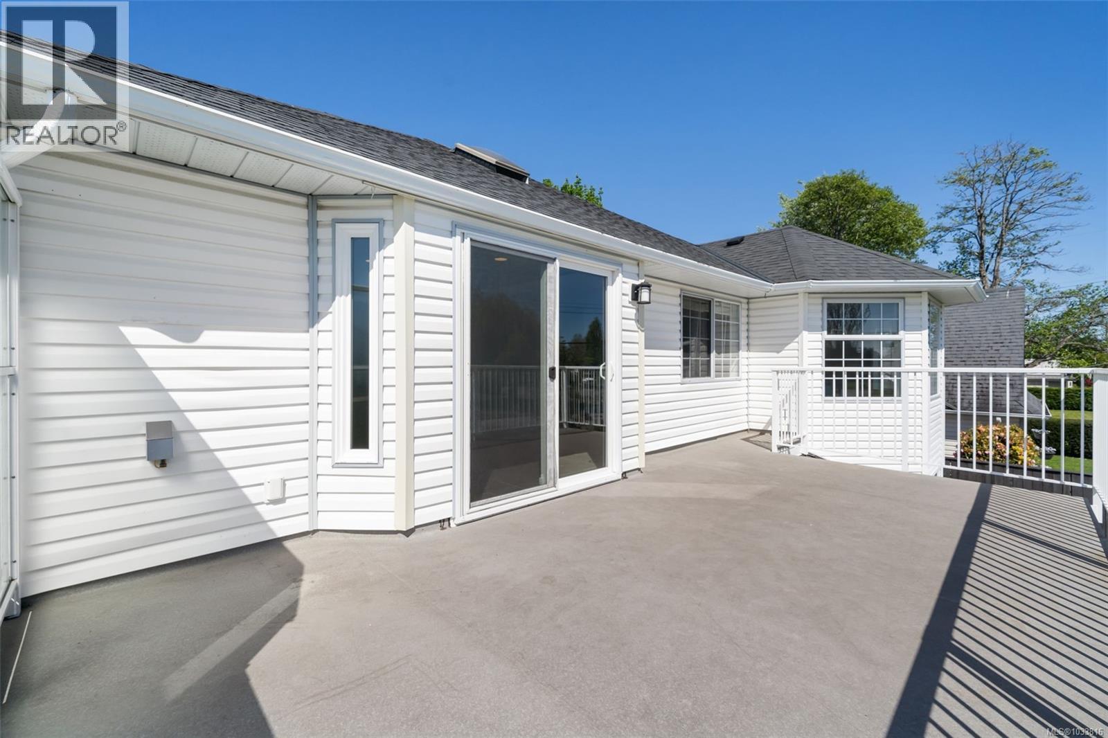 2344 Ocean Ave - 11