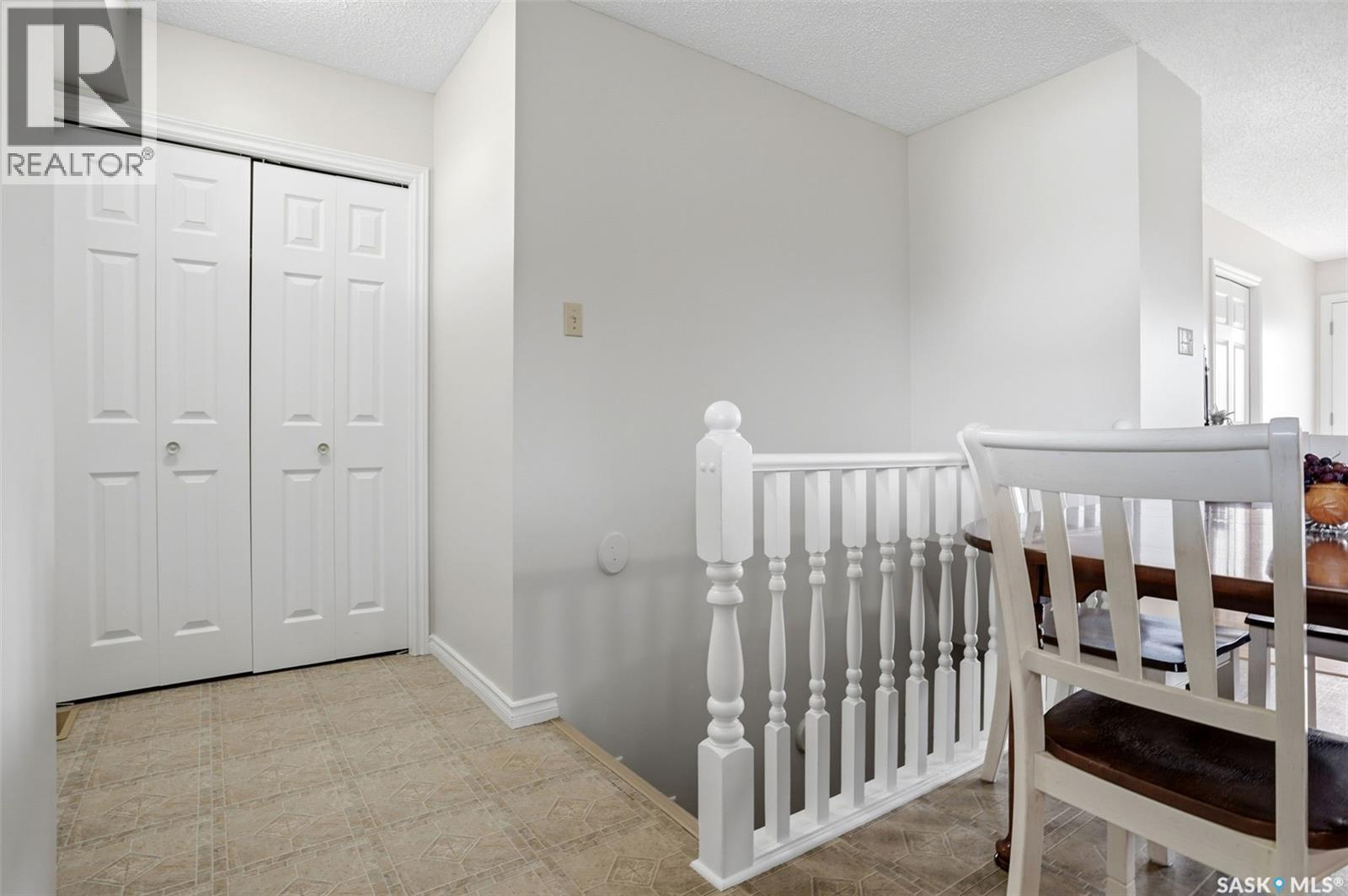 327 Coteau STREET — photo 22