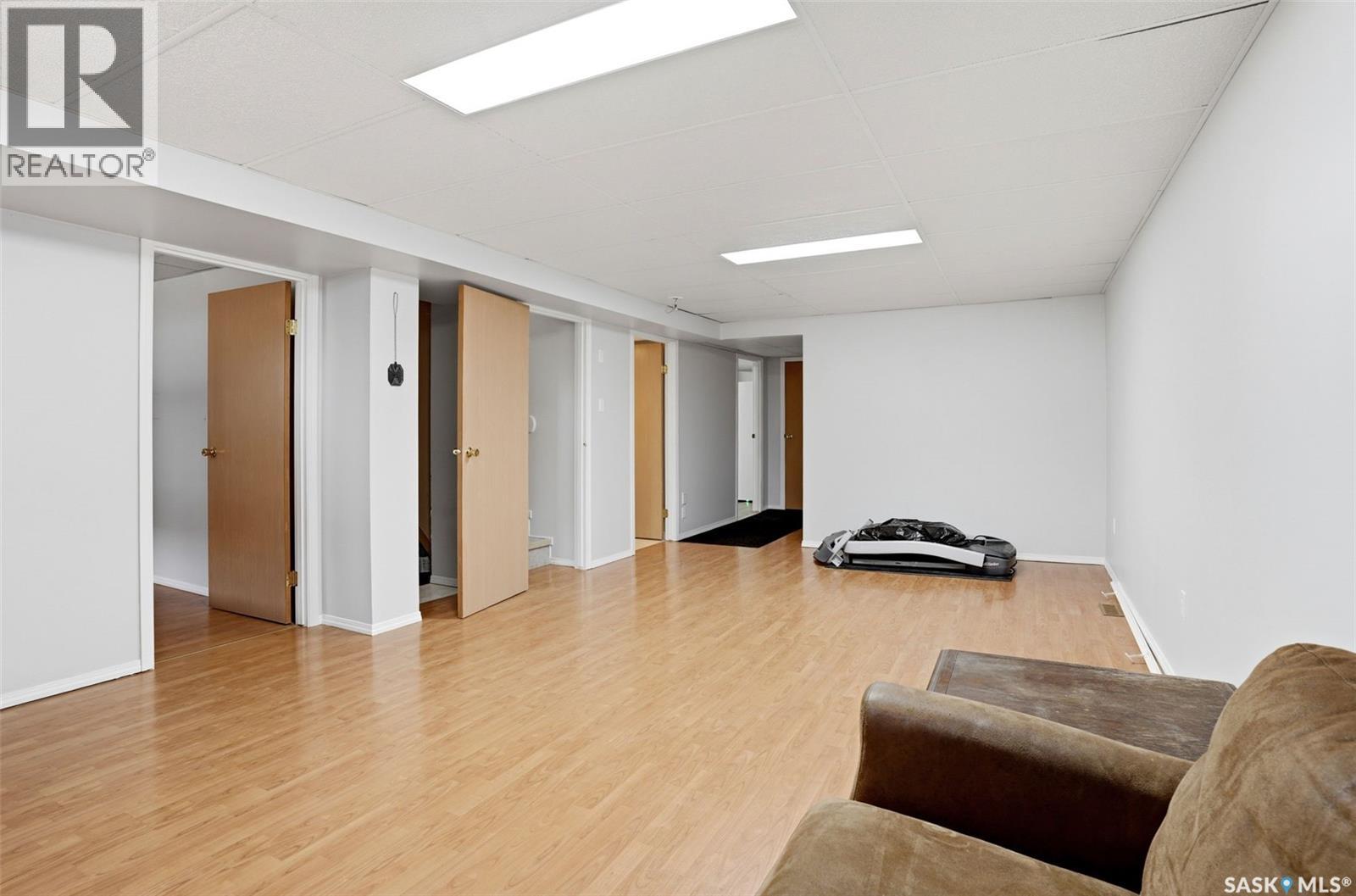 327 Coteau STREET — photo 25