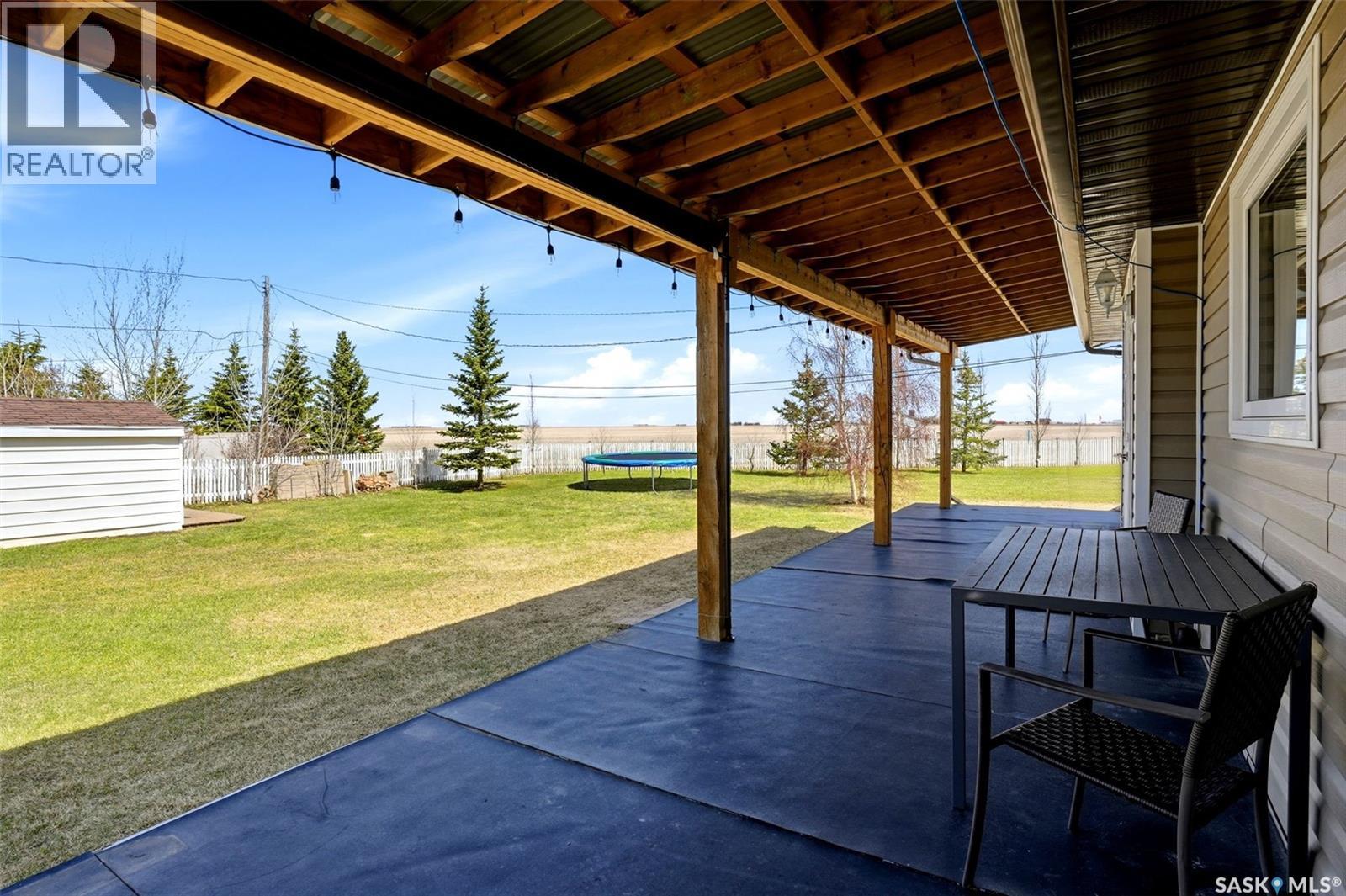 327 Coteau STREET — photo 31