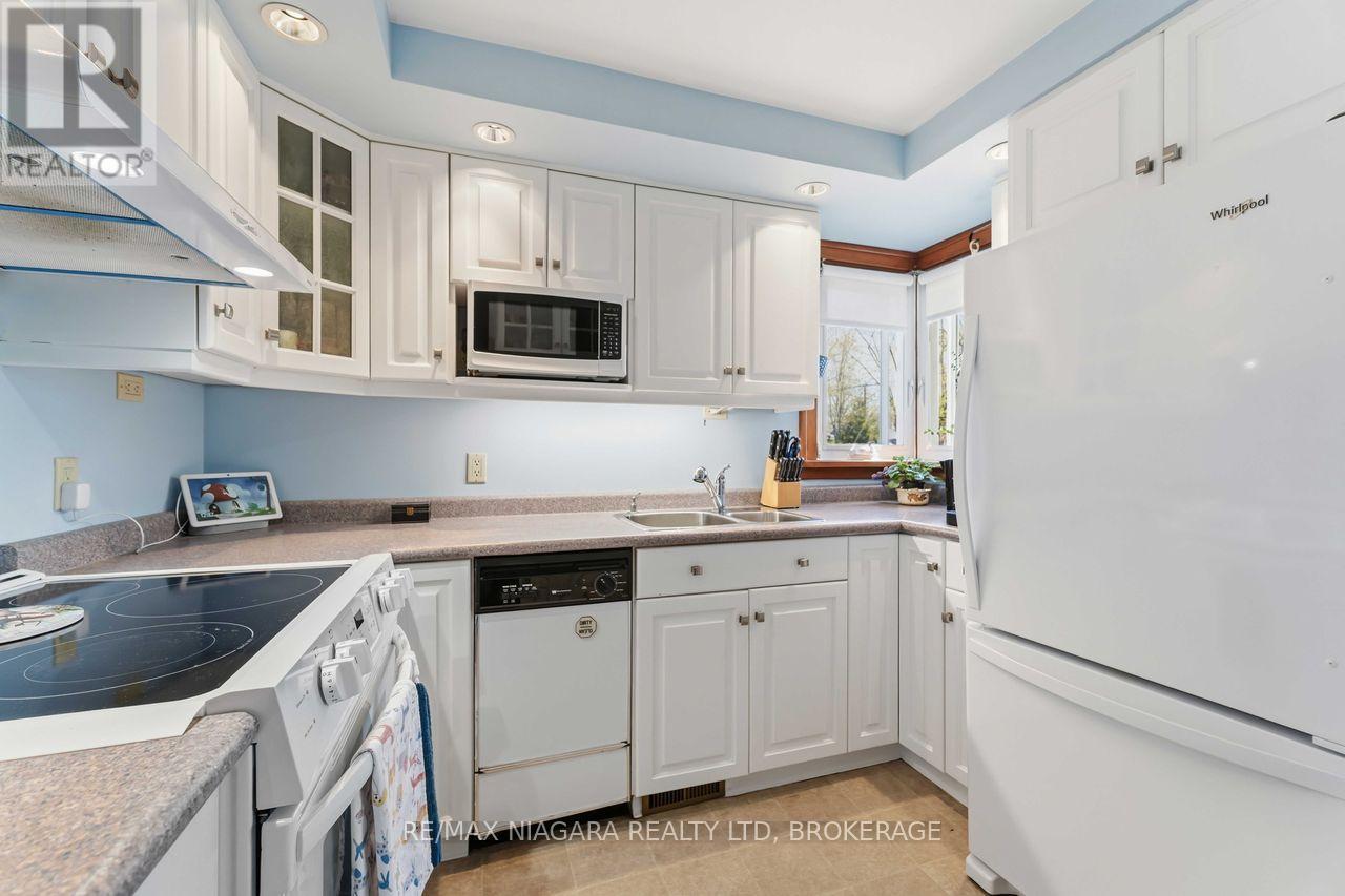 70 RIVERSIDE DRIVE - 25