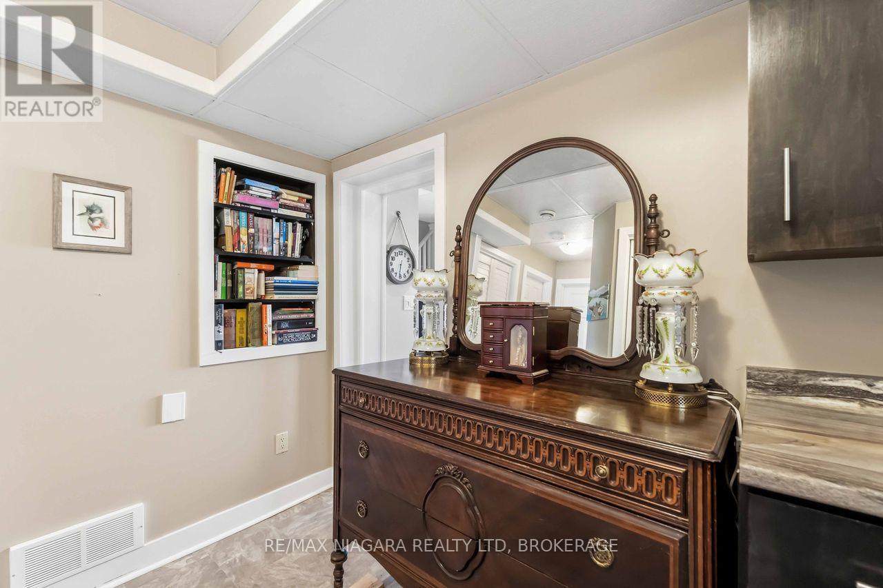 70 RIVERSIDE DRIVE - 28