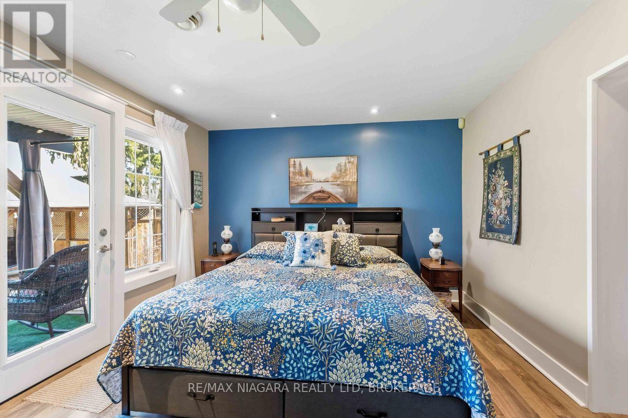 70 RIVERSIDE DRIVE - 36
