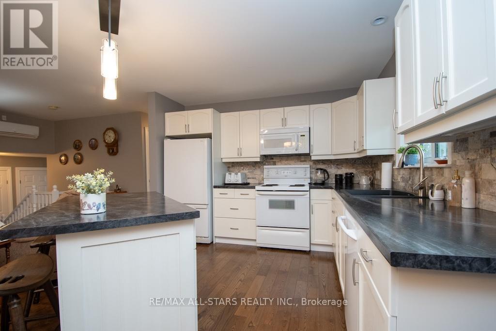 53 HILLSIDE DRIVE - 12