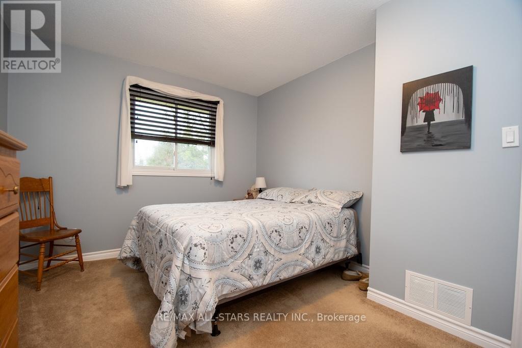 53 HILLSIDE DRIVE - 16