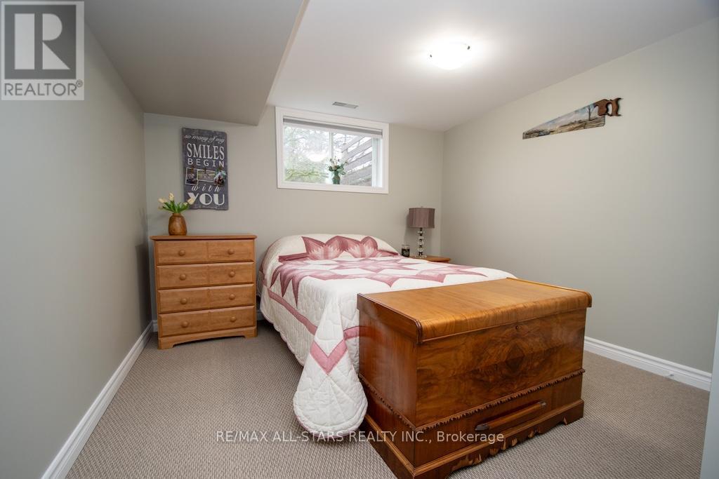 53 HILLSIDE DRIVE - 18