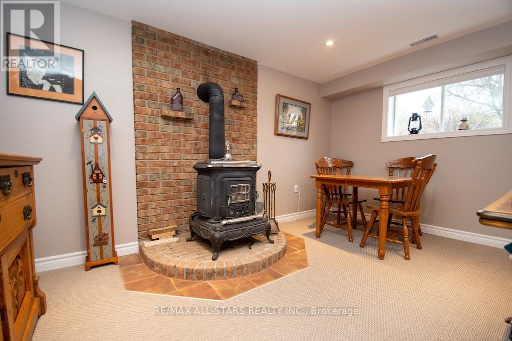 53 HILLSIDE DRIVE - 21
