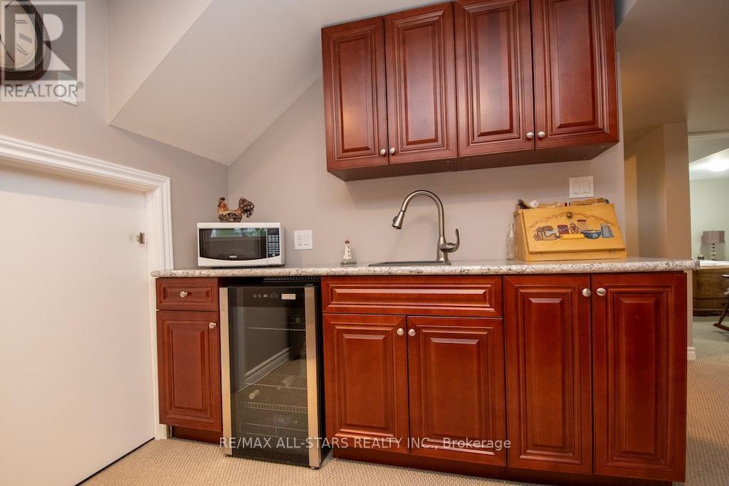 53 HILLSIDE DRIVE - 24