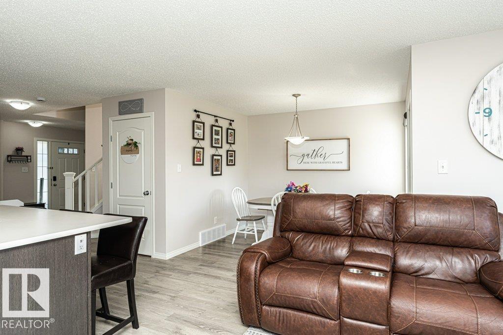 8727 Carson WY SW - 23