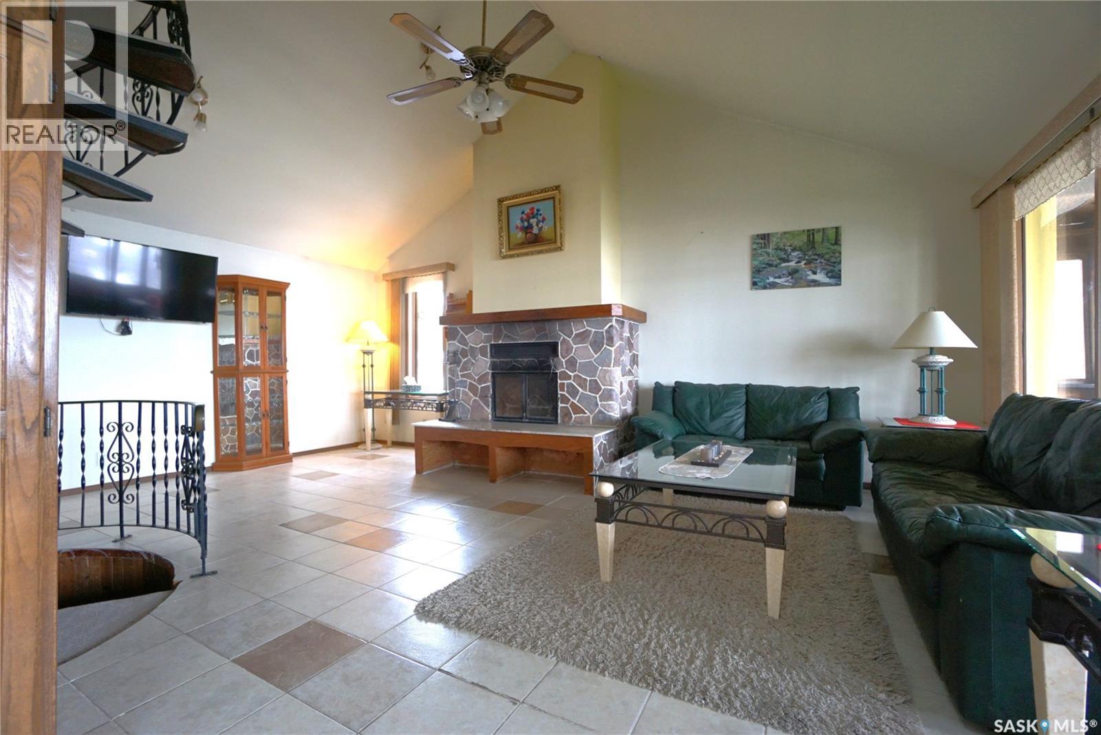 202 Pickerel STREET - 4