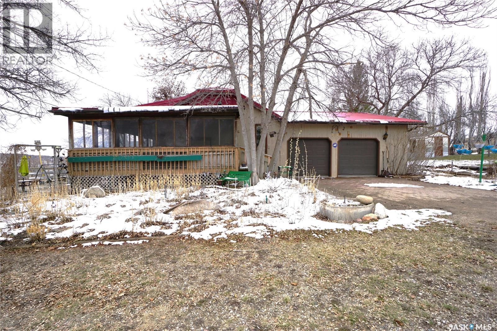 202 Pickerel STREET - 2