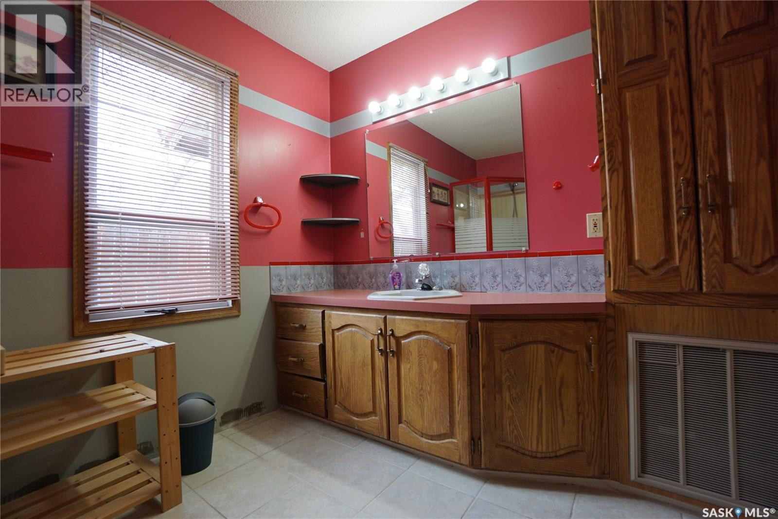 202 Pickerel STREET - 18