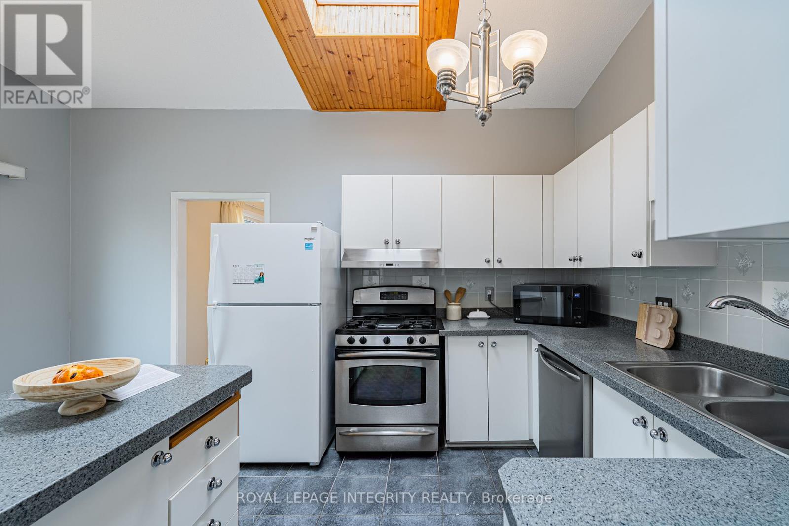 664 GLENHURST CRESCENT - 13