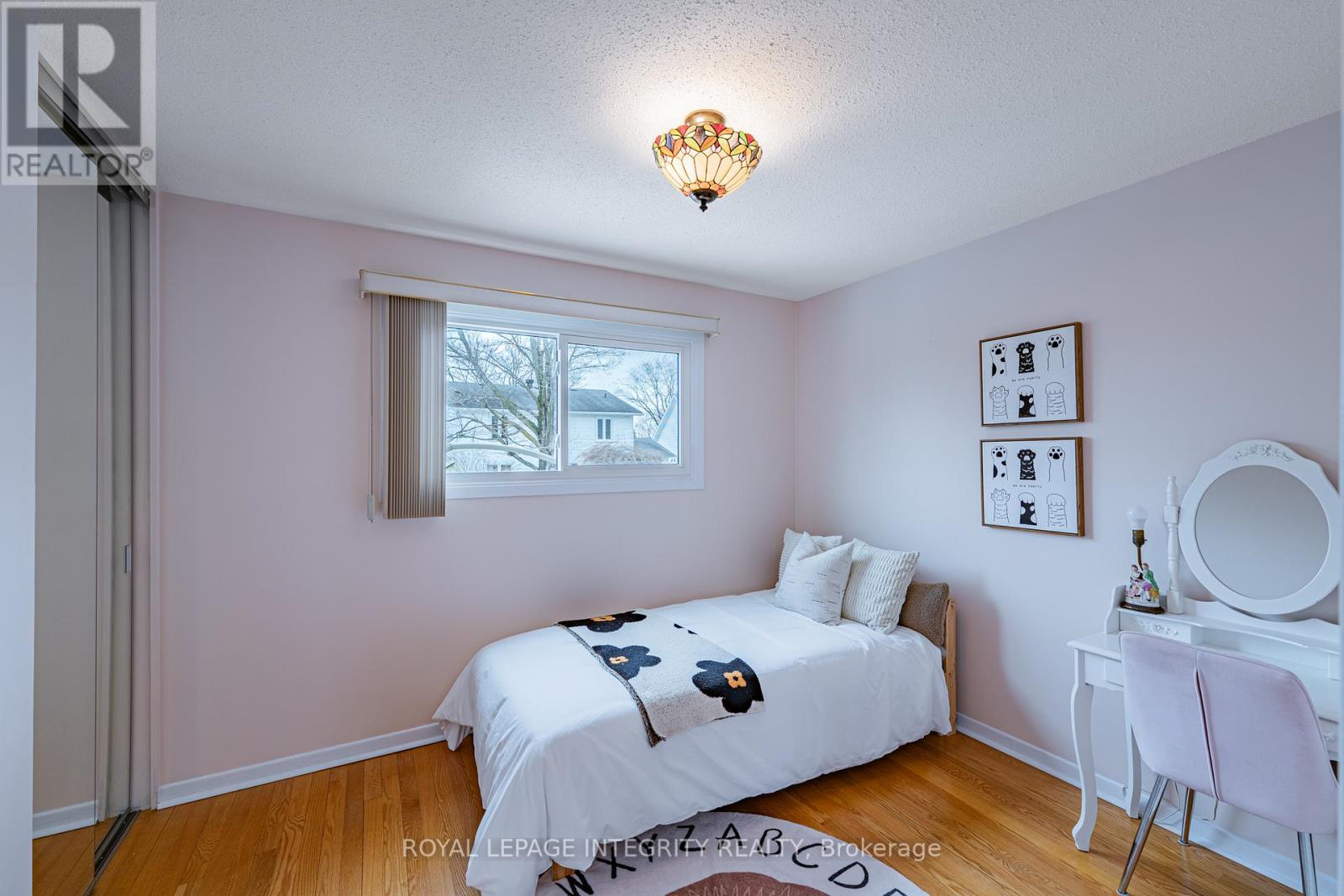 664 GLENHURST CRESCENT - 22