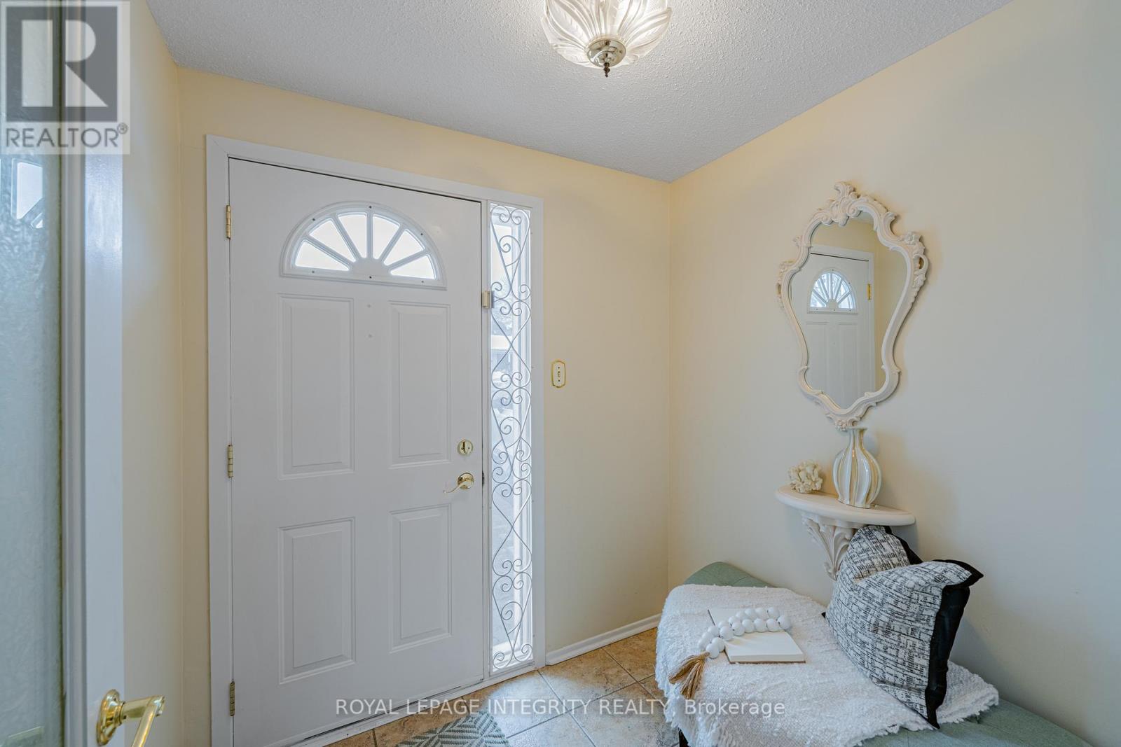 664 GLENHURST CRESCENT - 3
