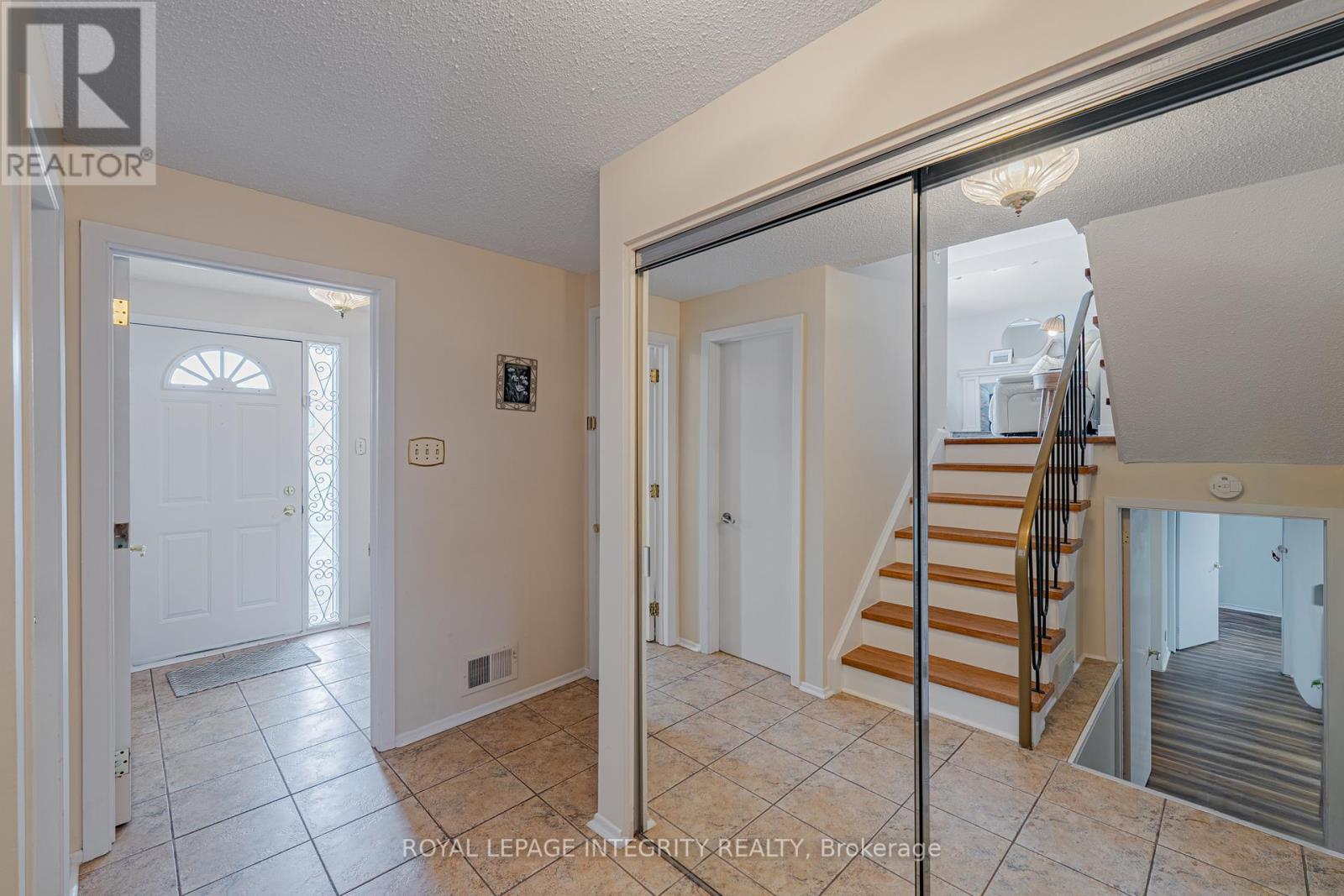664 GLENHURST CRESCENT - 4