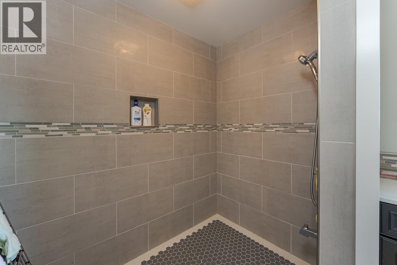 7658 ST ANDREW PLACE, Prince George