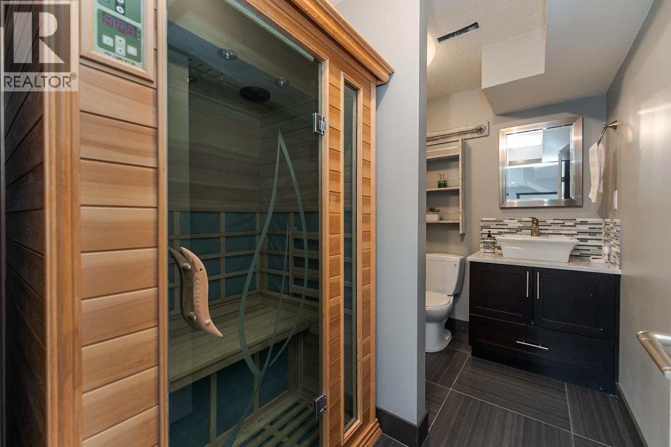 7658 ST ANDREW PLACE, Prince George