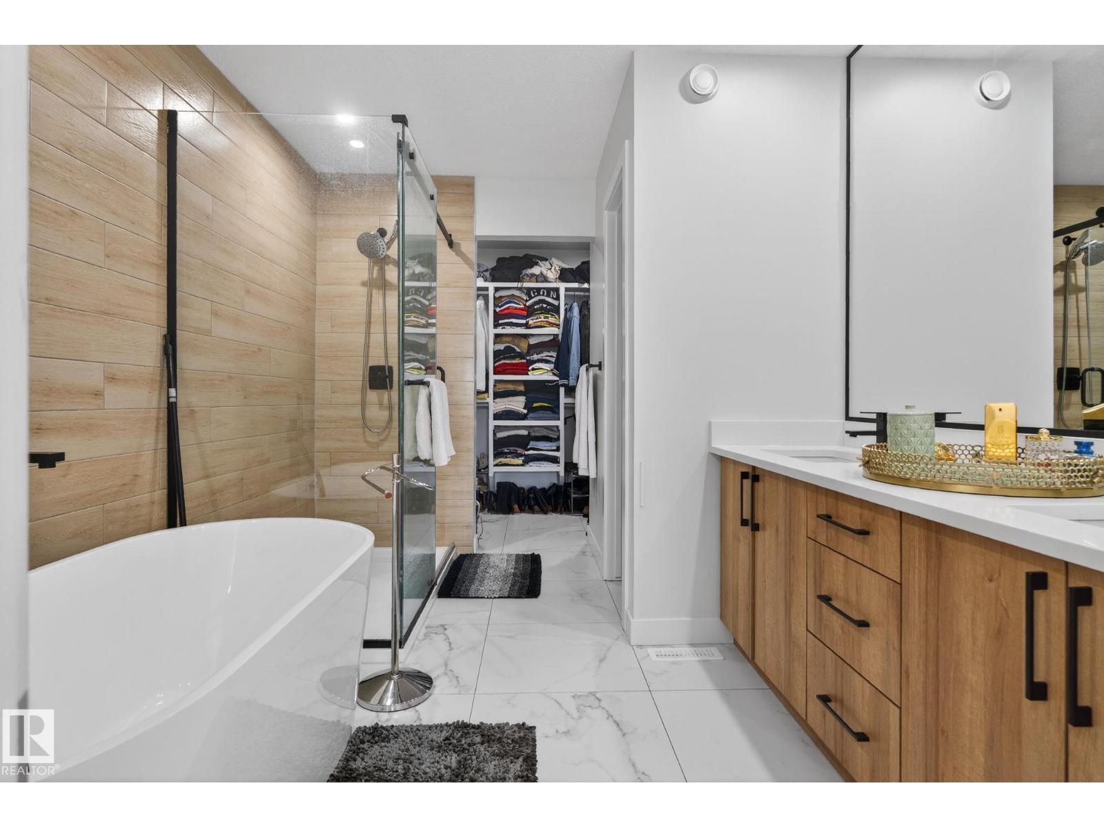 3605 42 AV — photo 29