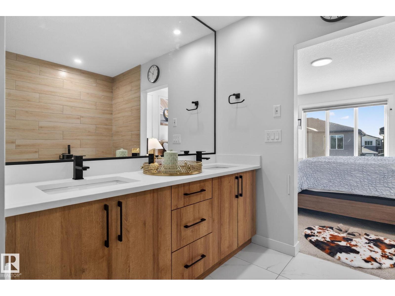 3605 42 AV — photo 34