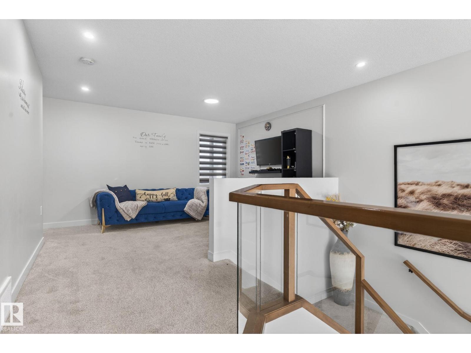 3605 42 AV — photo 35