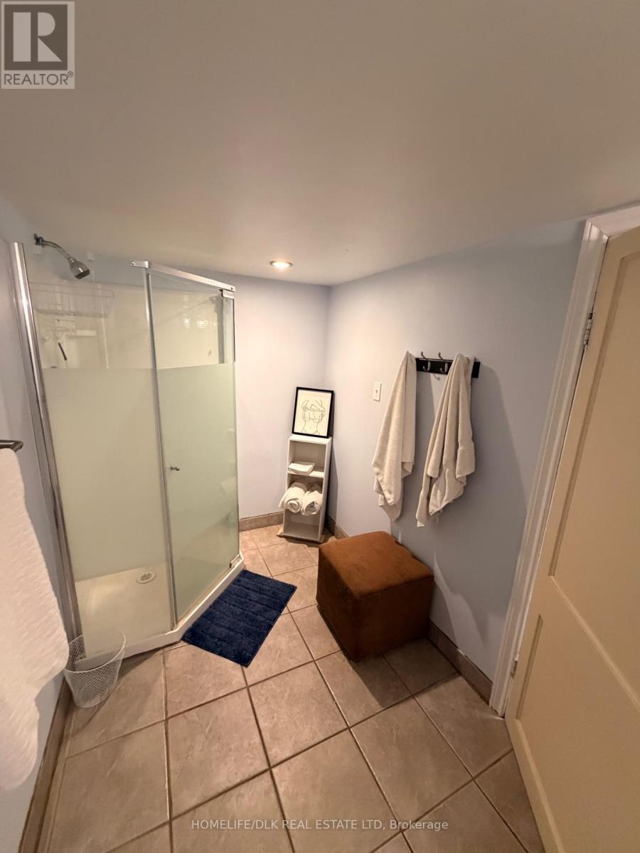 644 GROSVENOR STREET - 27