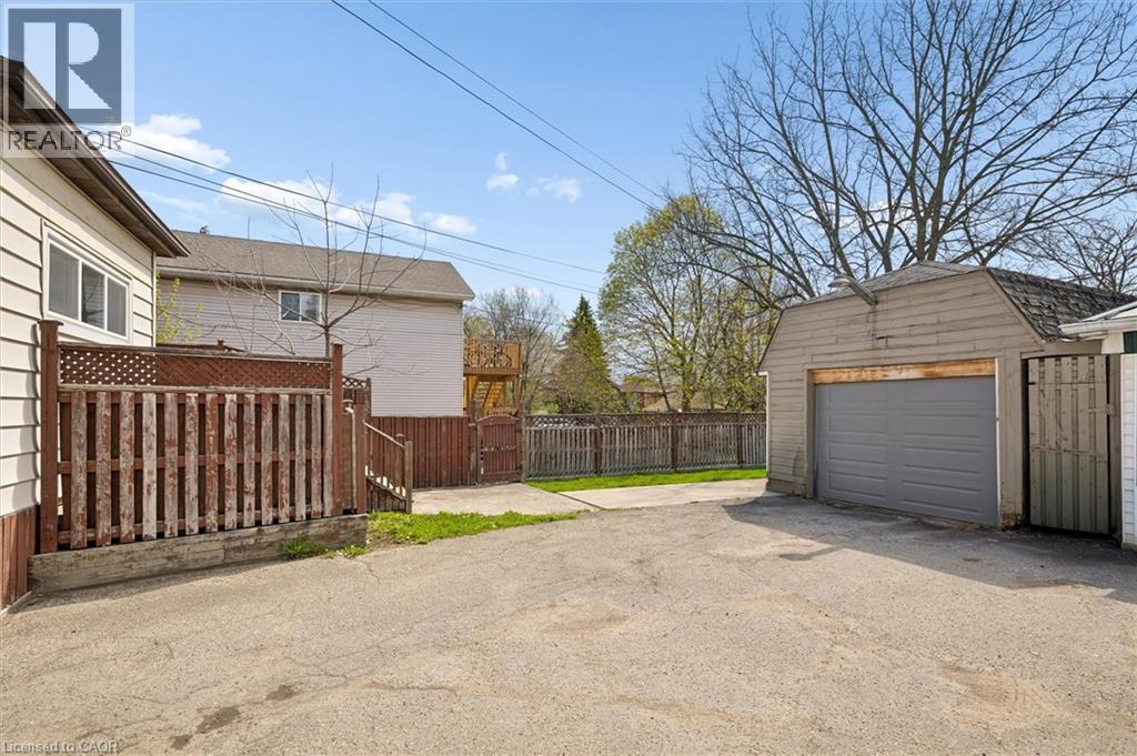 367 VICTORIA Street S - 26