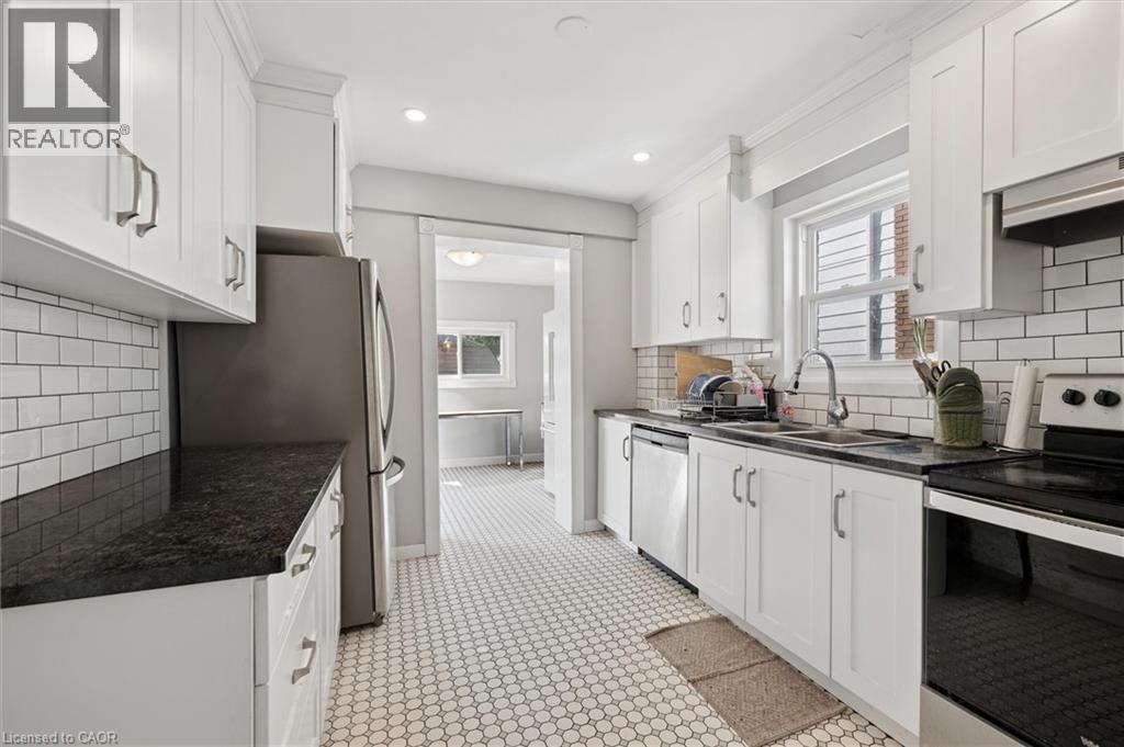 367 VICTORIA Street S - 9