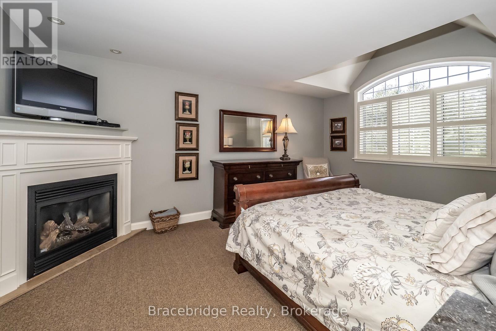 CARLING 10 W3 - 3876 MUSKOKA RD 118 HIGHWAY W - 20