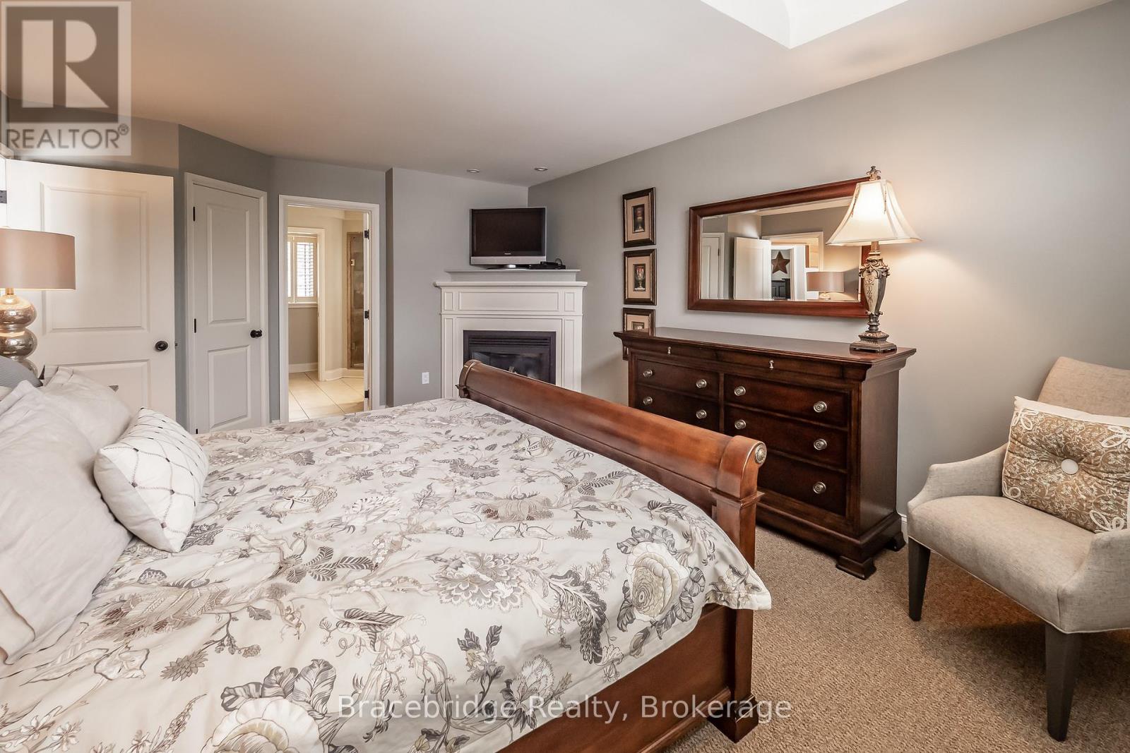 CARLING 10 W3 - 3876 MUSKOKA RD 118 HIGHWAY W - 23