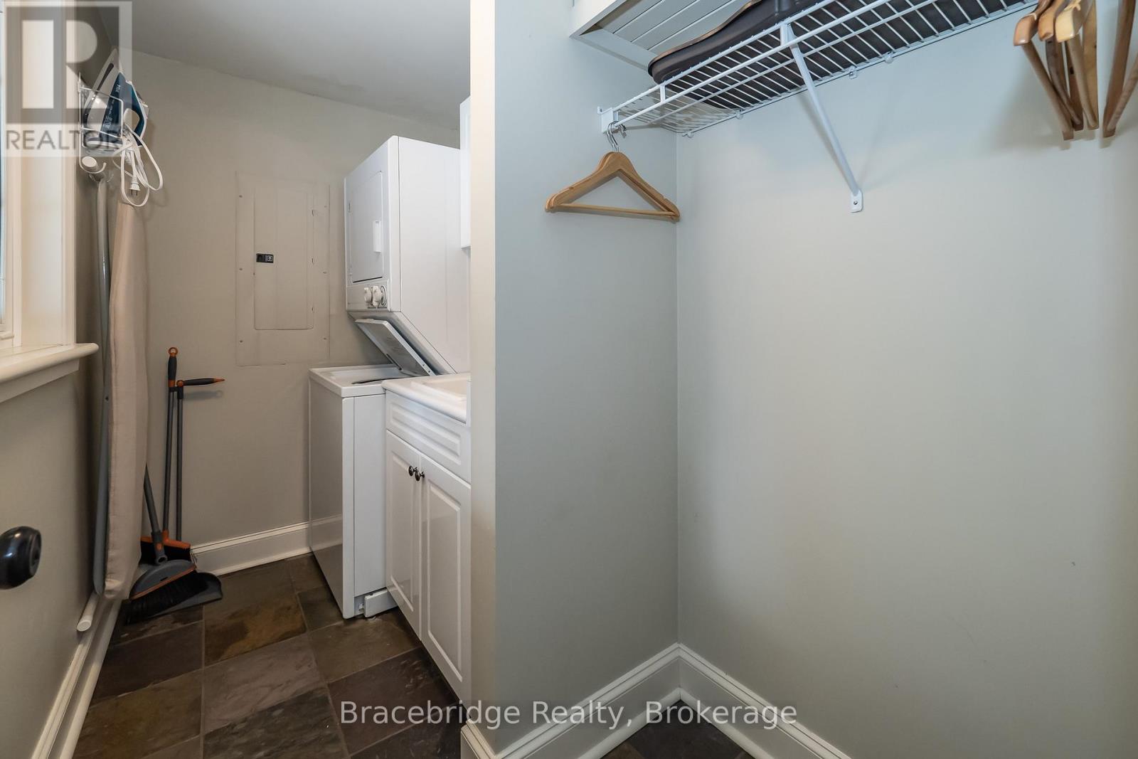 CARLING 10 W3 - 3876 MUSKOKA RD 118 HIGHWAY W - 29