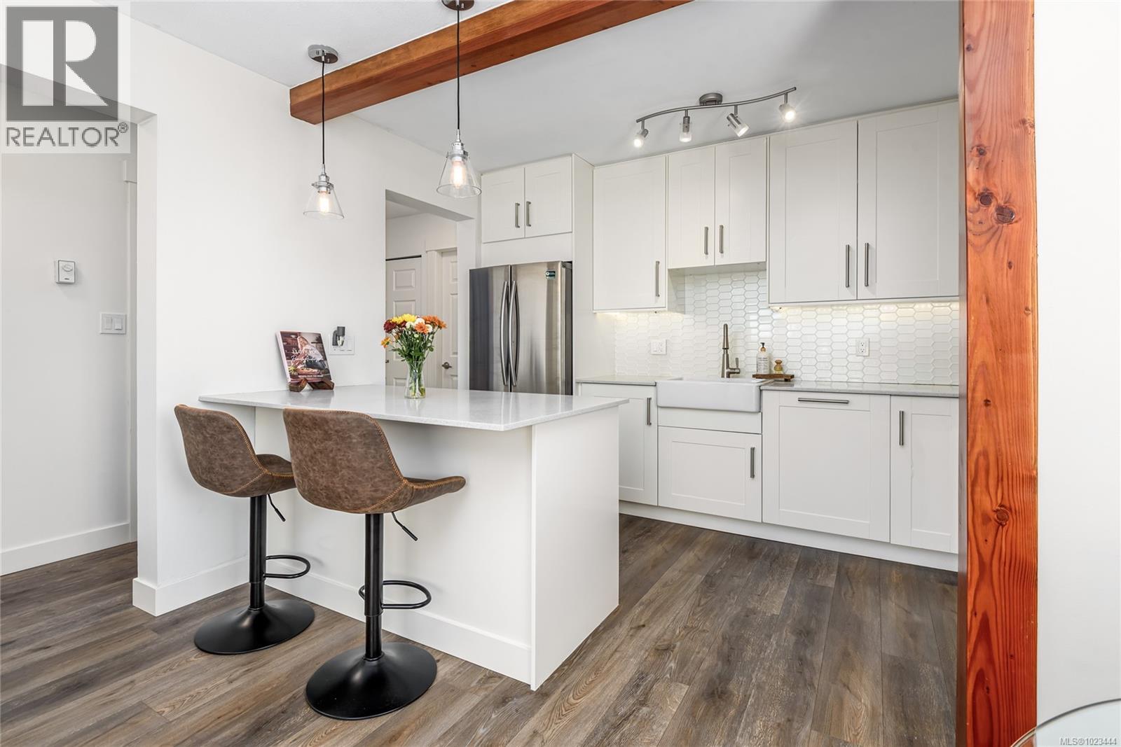 #304 4685 Alderwood Pl - 9
