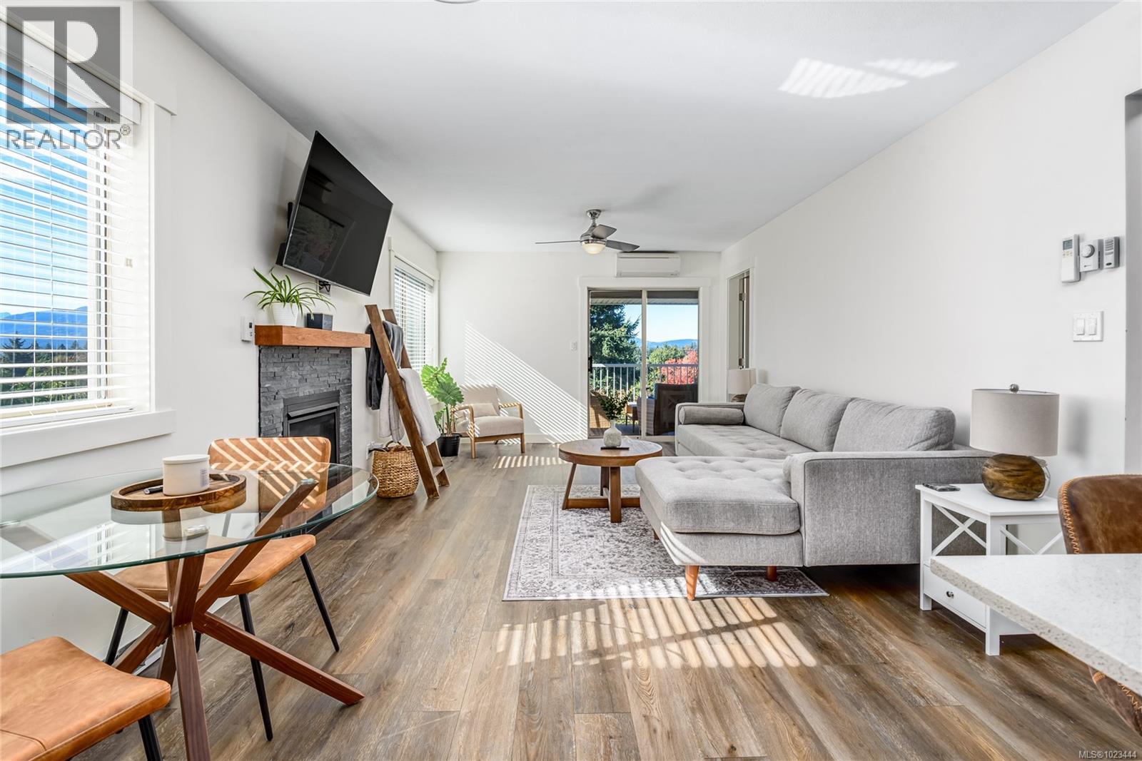 #304 4685 Alderwood Pl - 15