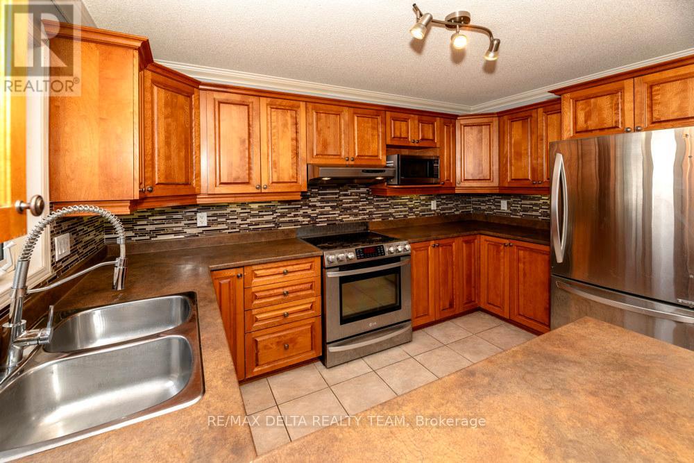 150 SANDRA CRESCENT - 15