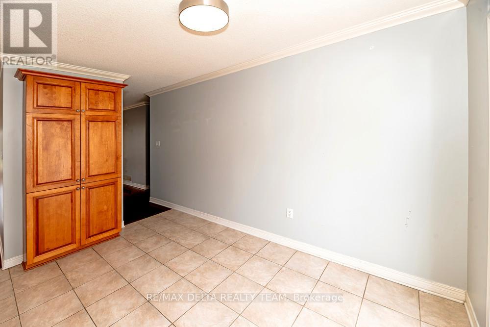 150 SANDRA CRESCENT - 16