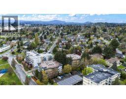 8 949 Cloverdale Ave, Saanich, BC V8X2T4 Photo 43