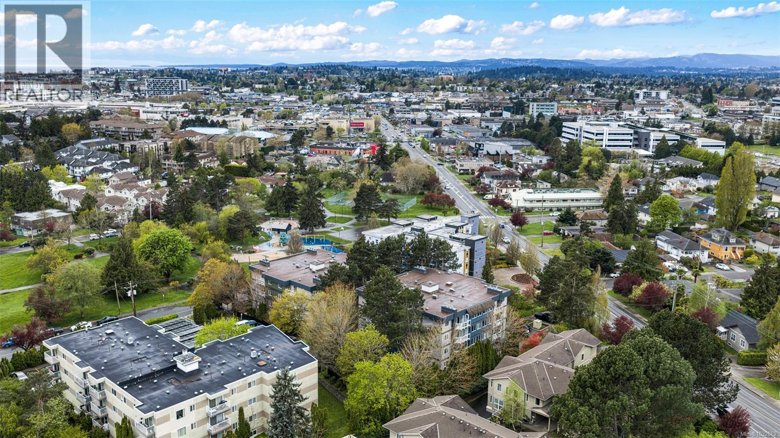 #8 949 Cloverdale Ave - 34