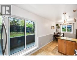 8 949 Cloverdale Ave, Saanich, BC V8X2T4 Photo 13