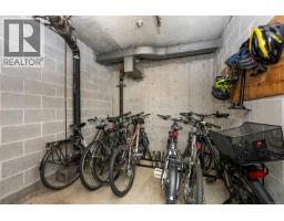 8 949 Cloverdale Ave, Saanich, BC V8X2T4 Photo 33